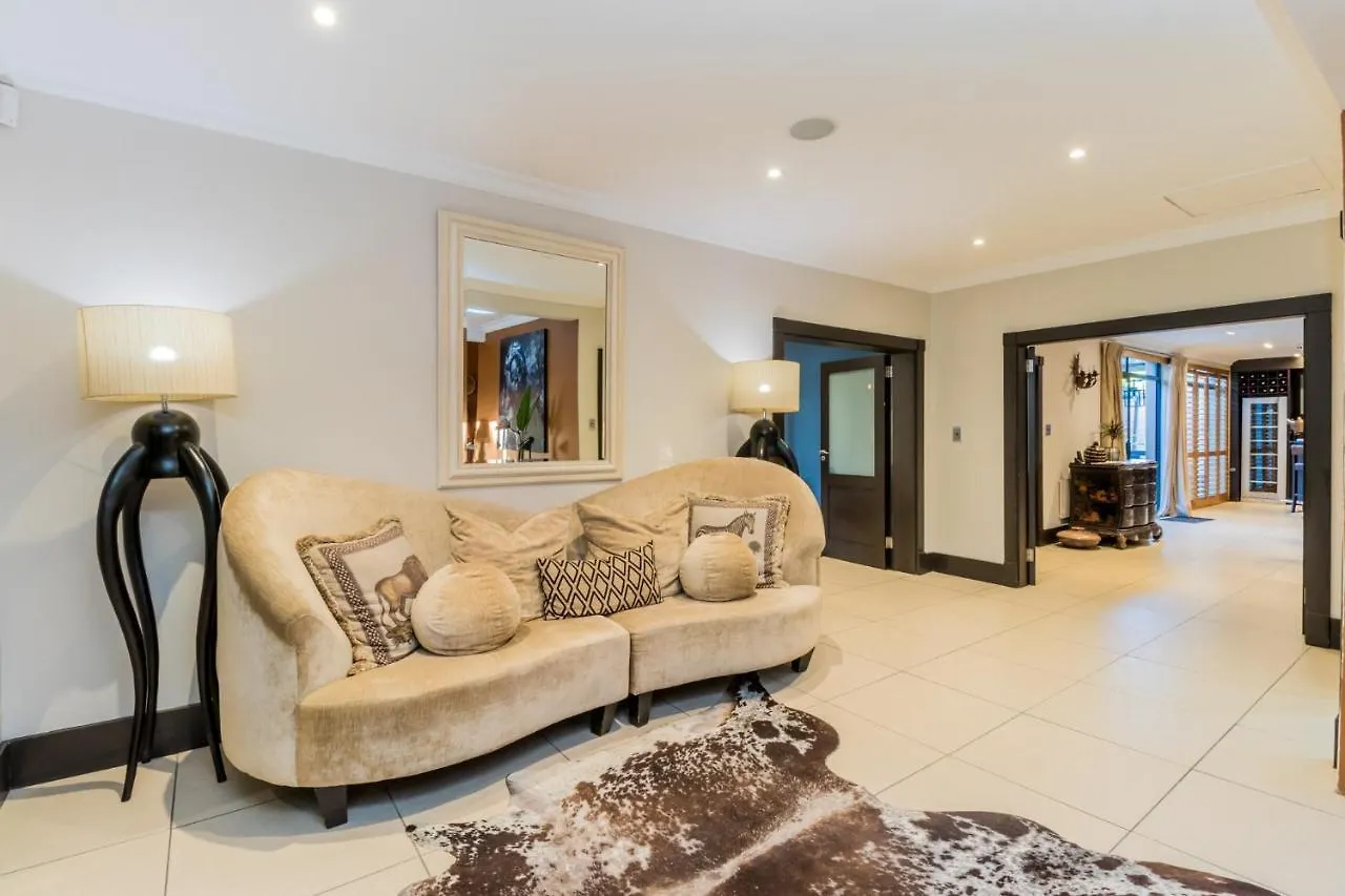 Sw1 Lodge Somerset West Πανσιόν
